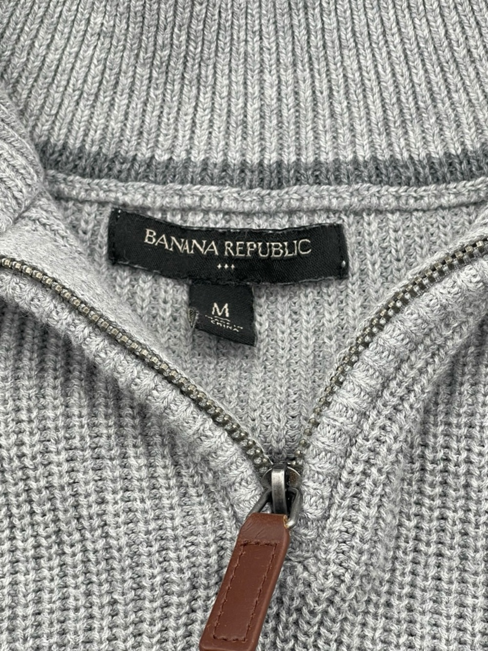 BANANA REPUBLIC Men's Light Gray Zip Mock-Neck Sweater Men’s Medium - Picture 5 of 8